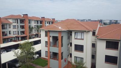 Townhouse For Rent in Greenstone Hill, Edenvale
