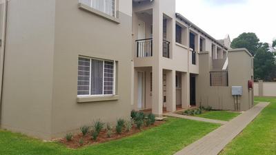 Townhouse For Sale in Klippoortjie, Boksburg