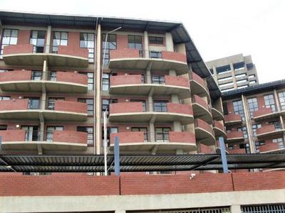 Townhouse For Rent in Braamfontein, Johannesburg