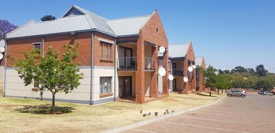 Townhouse For Rent in Auckland Park, Johannesburg