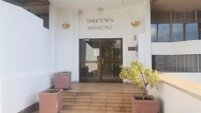 Townhouse For Rent in Parktown, Johannesburg