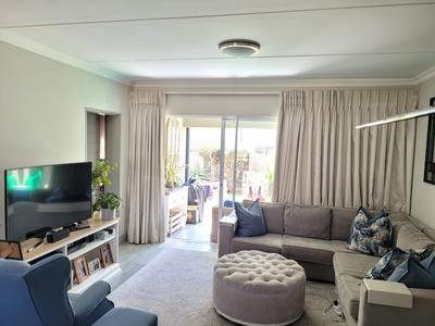 Townhouse For Rent in Broadacres, Sandton