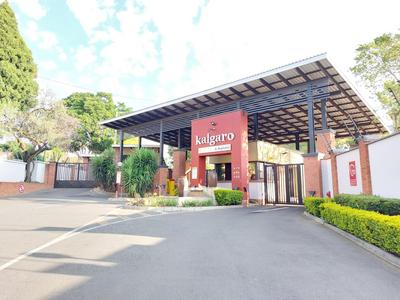 Apartment / Flat For Sale in Douglasdale, Sandton