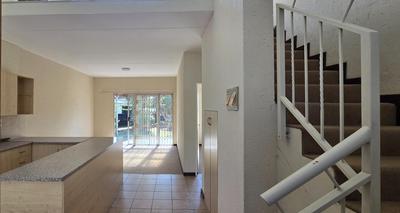 Apartment / Flat For Rent in Greenstone Hill, Edenvale